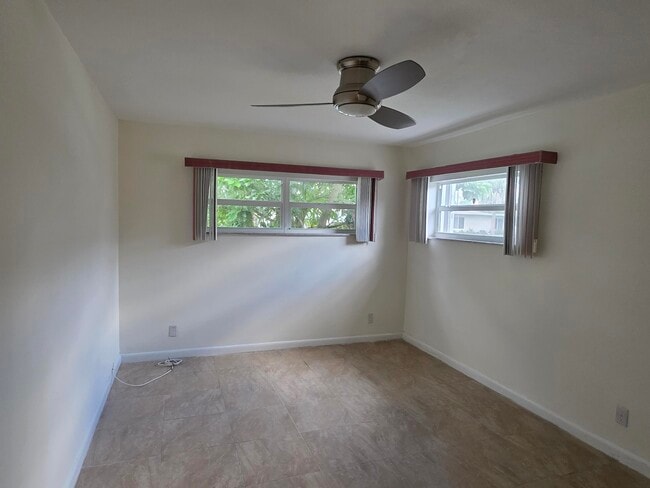 Building Photo - 7195 NW 9th Ct