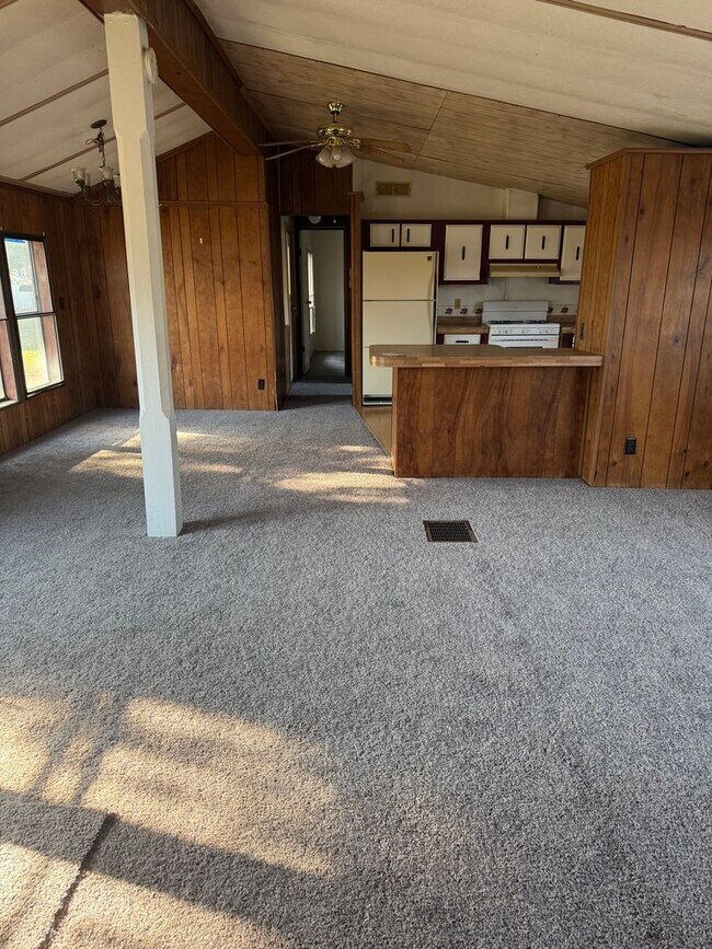 Building Photo - 662 Shippensburg Rd