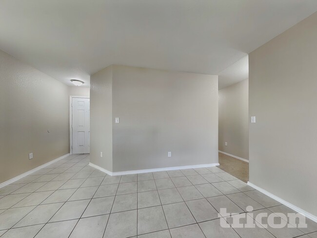 Building Photo - 310 Mistflower