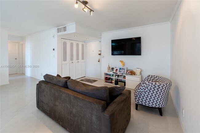 Building Photo - 17011 N Bay Rd