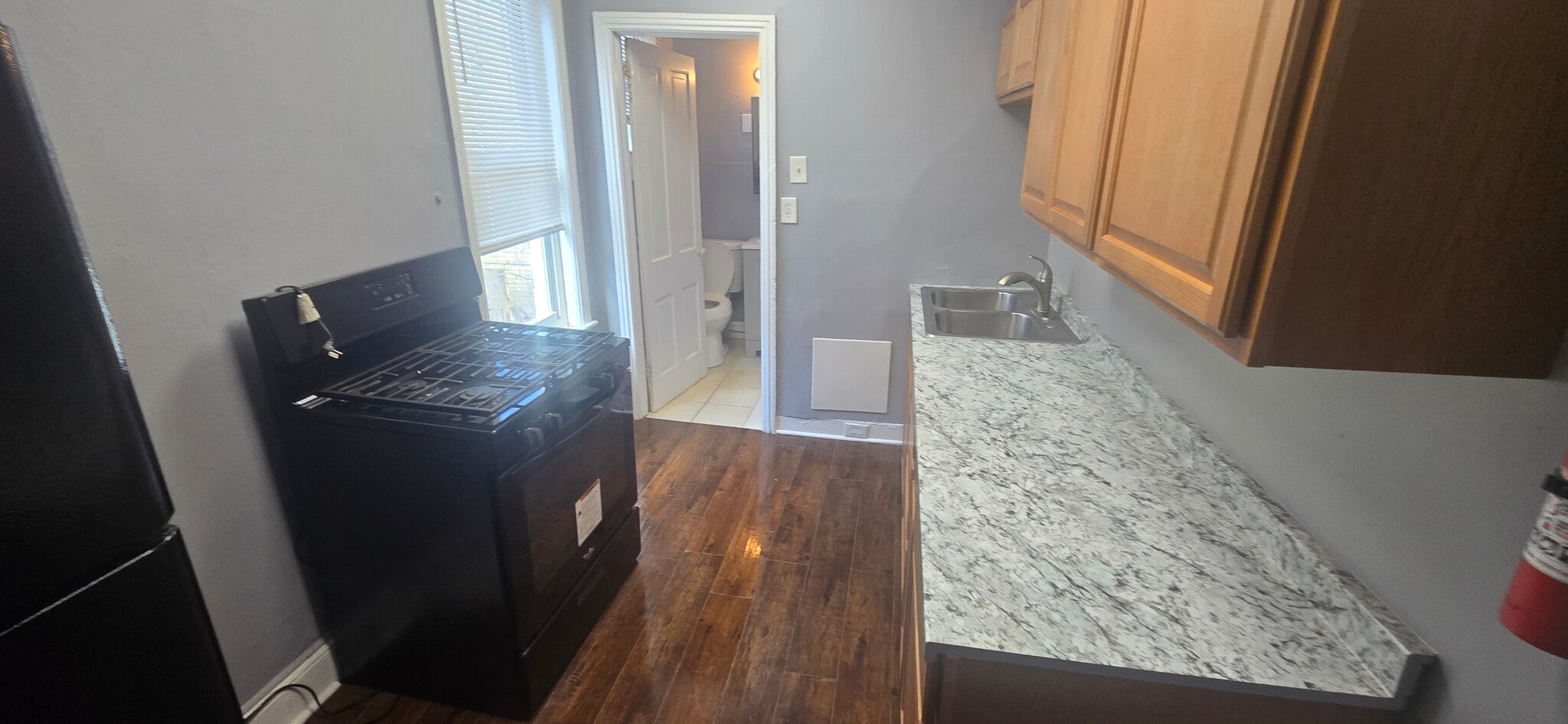 Building Photo - 404 Rutherford Ave