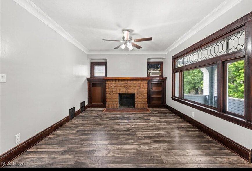 Building Photo - 3352 W 131st St