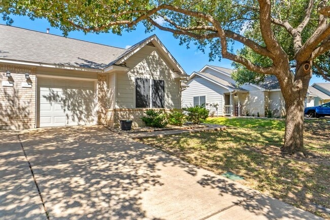 Building Photo - 160 Prairie Springs Loop