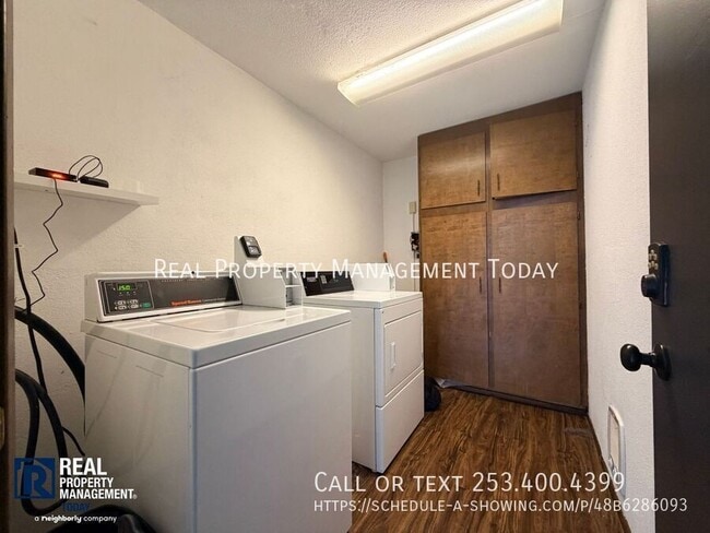 Building Photo - 6451 S Stevens St