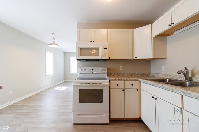 Building Photo - 5838 Greenfield Ave