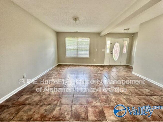 Building Photo - 423 Jasmine Dr