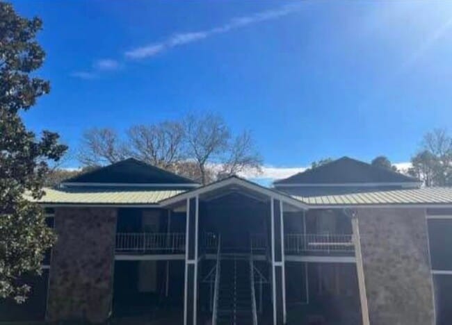 Building Photo - 320 Aquarius Dr