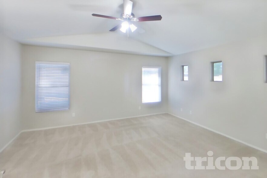 Building Photo - 8529 W Hughes Dr