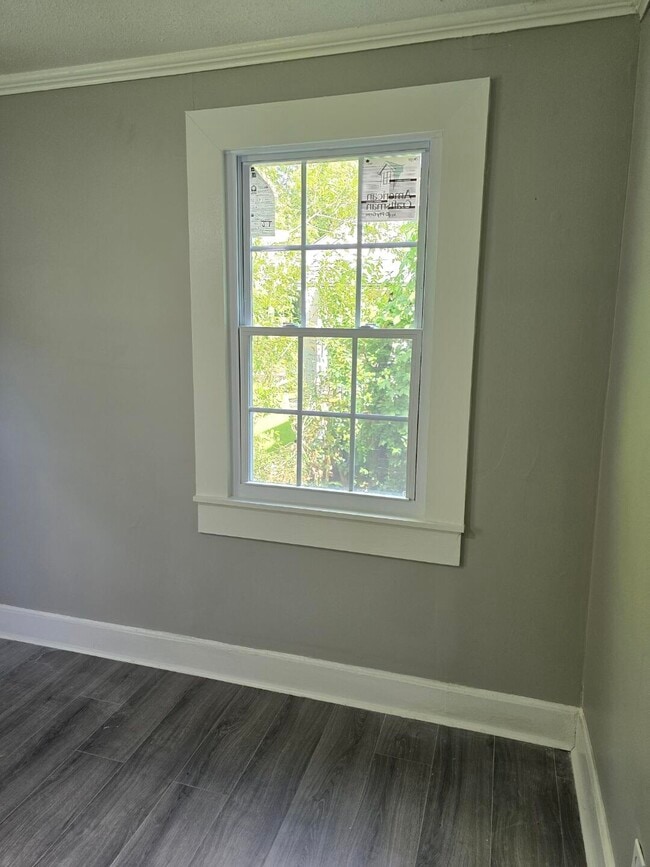 Building Photo - 940 Ridgecrest St