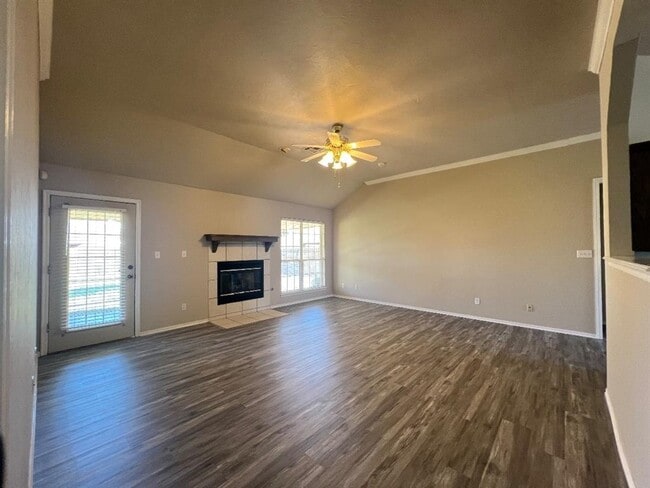 Building Photo - 624 Vickery Ave