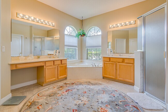 Building Photo - 2500 Azzurra Ln