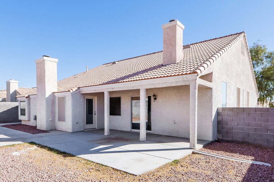 Building Photo - 6017 Ingenue Rd