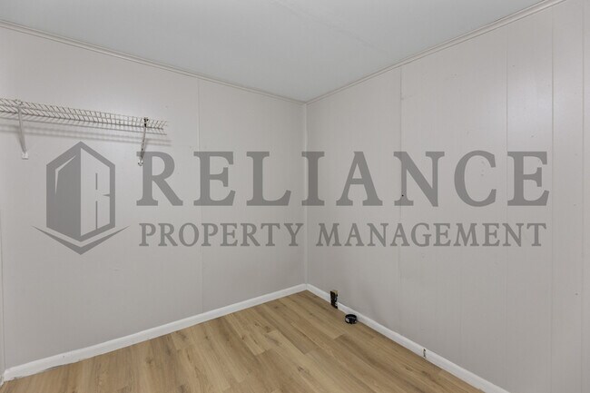 Building Photo - 1823 S Hiram St