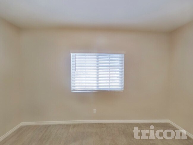 Building Photo - 6563 Smithville Ave