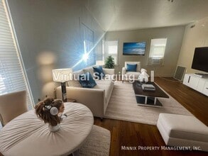 Building Photo - 501 25th St