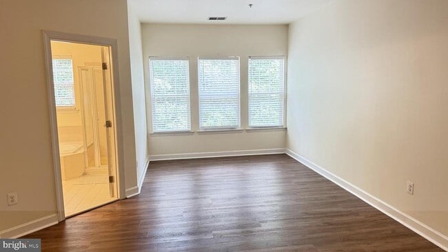 Building Photo - 9658 Atterbury Ln