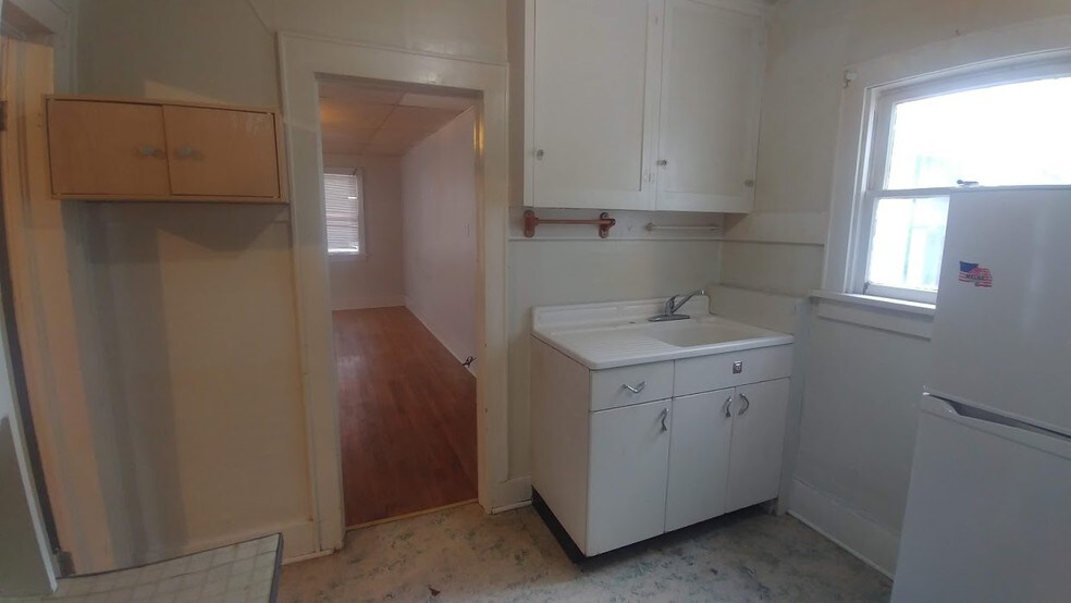 kitchen - 315 S 3rd St