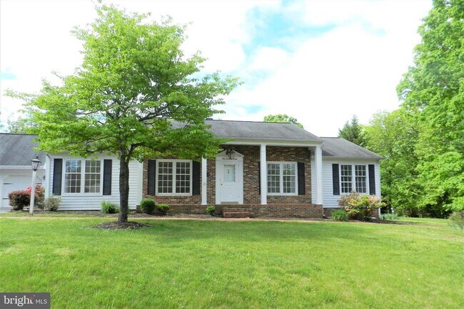Building Photo - 108 Wilderness Ln