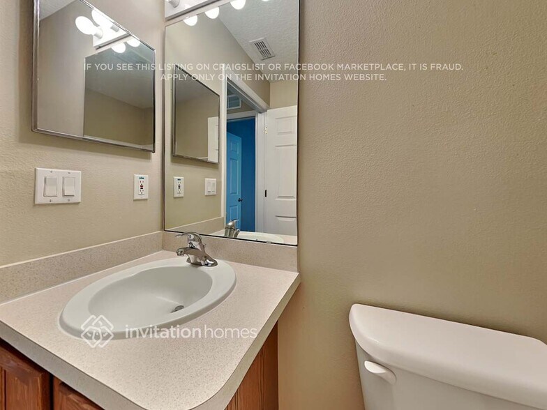 Building Photo - 214 Oak Branch Dr