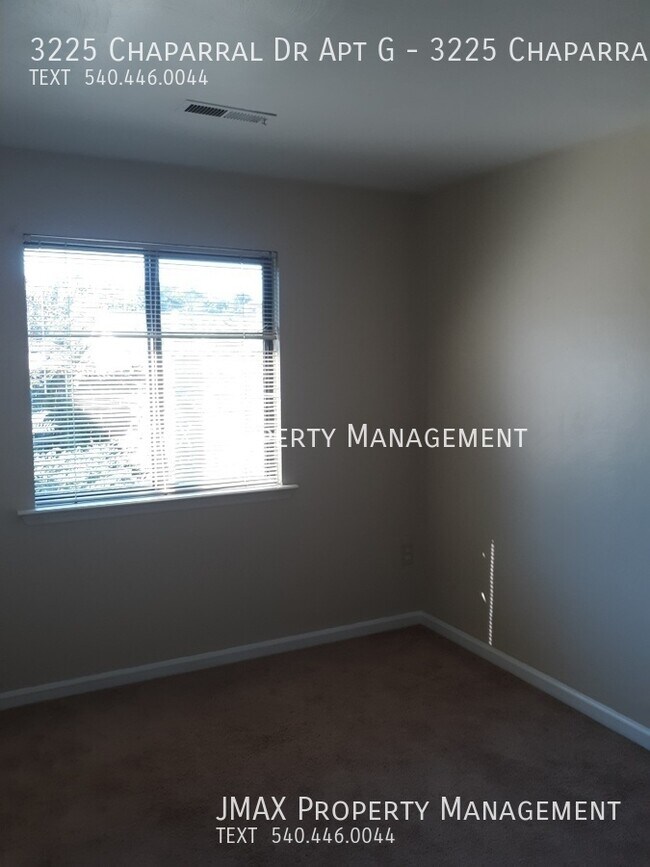 Building Photo - This Property has a No Security Deposit Op...