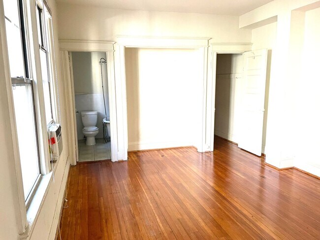 Interior Photo - Affordable apartment in Dupont Circle