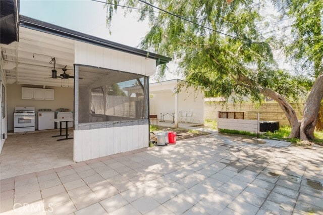 Building Photo - 16404 Donmetz St