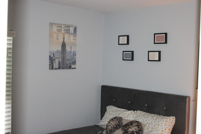 Bed #2 - 7736 Allerton Ave