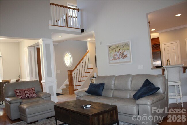 Building Photo - 17404 Summer Pl Dr