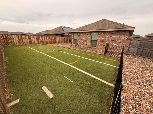 Building Photo - 1109 Wagon Wy.