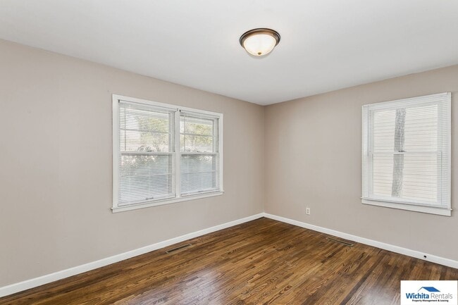 Building Photo - 3 bedroom 1 bath home