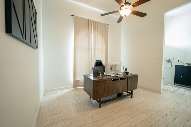 Building Photo - 1502 White Tail Ln