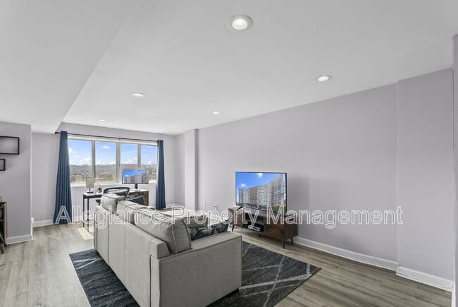 Building Photo - 5340 Holmes Run Pkwy