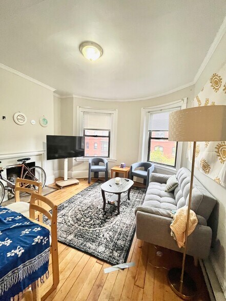 Building Photo - 614 Columbus Ave