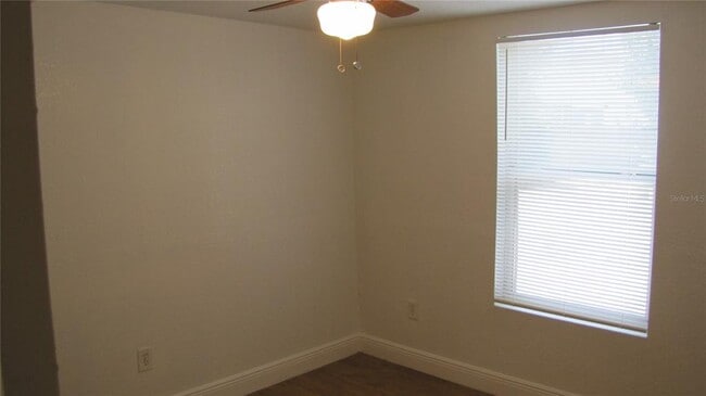 Building Photo - 109 E Gladys St