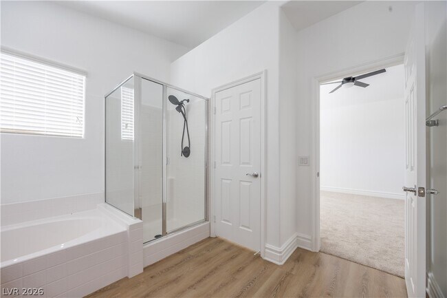 Building Photo - 212 Fairway Woods Dr