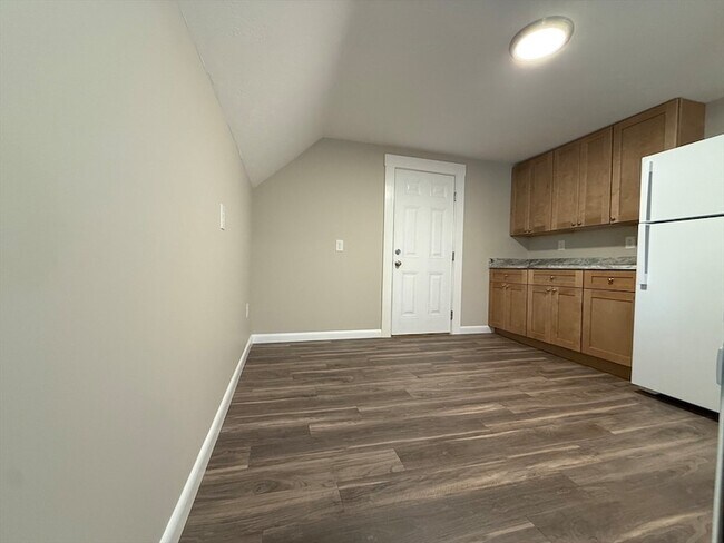 Building Photo - 11 Eureka St