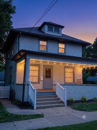 Building Photo - 124 E Sunnyside Ave