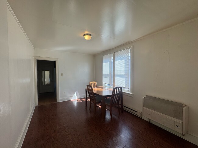 Building Photo - 802 Wayne Ave