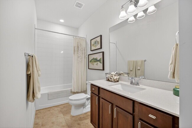 Building Photo - 4651 Pinehurst Trl E