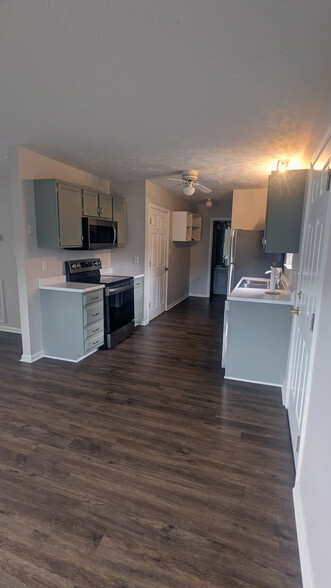 Building Photo - 711 Panther Creek Ct