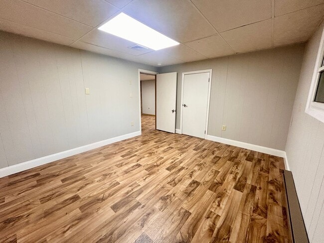 Building Photo - 4-Bedroom, 2-Bathroom Home In Lancaster!