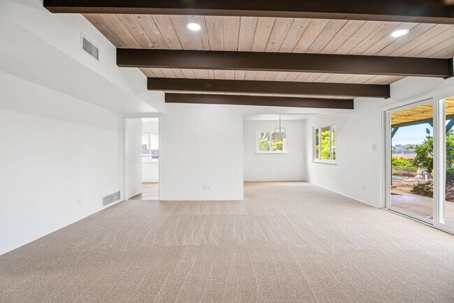 Building Photo - Spacious 4-bedroom, 2-bathroom home in coveted University City