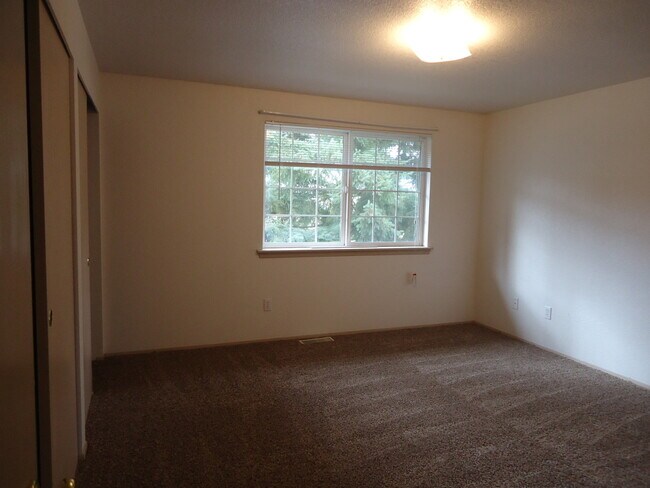 Building Photo - 15331-15331 Berry Valley Rd SE