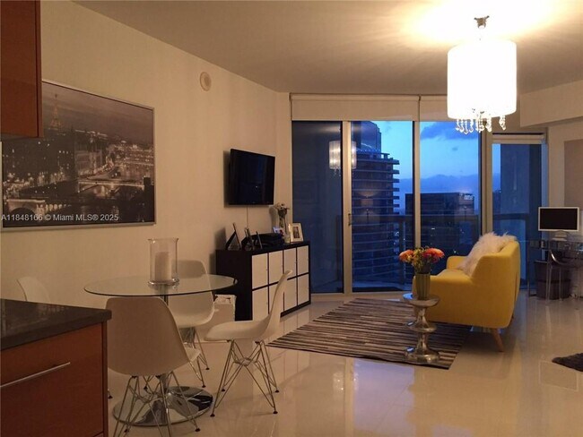 Building Photo - 475 Brickell Ave