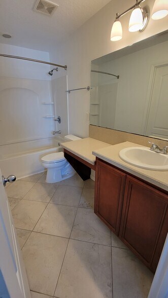 Building Photo - 8828 Shell Island Dr