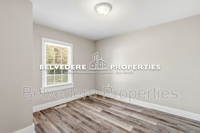 Building Photo - 1208 Valley View St
