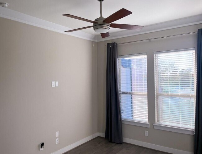 Building Photo - 2643 Fountain Key Blvd