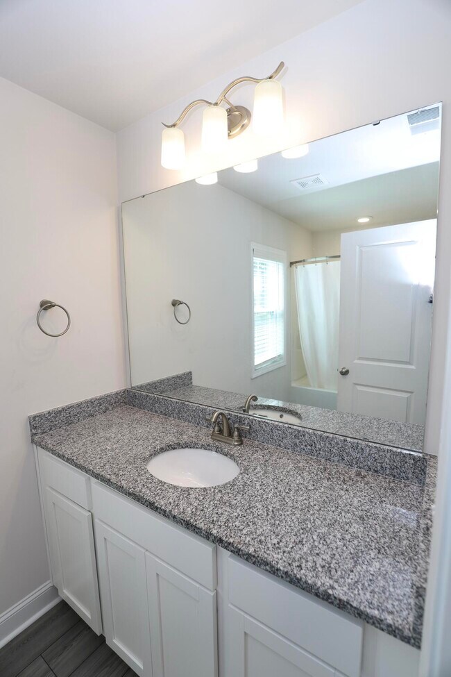 Building Photo - 870 Curlew Cir