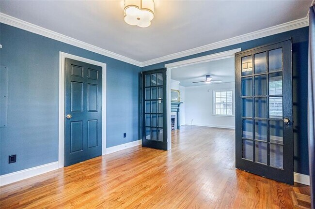 Building Photo - 183 Locust St NE