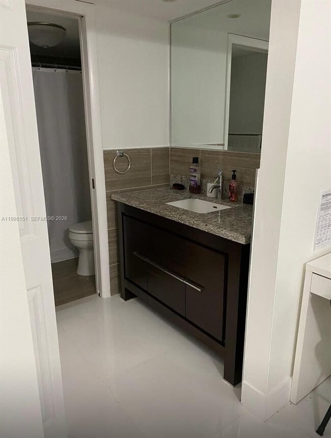 Building Photo - 2625 SE 20th Ct